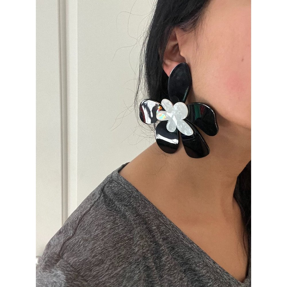 Pair Big Black white flower earrings huge acrylic earring large huge